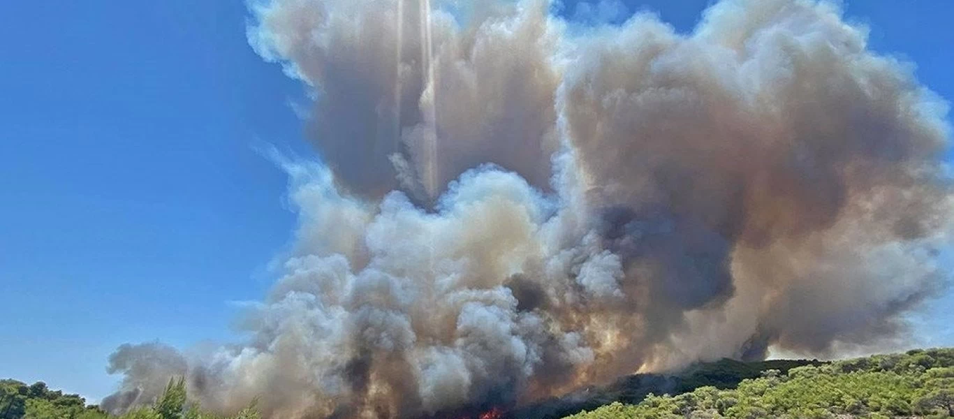 Αστεροσκοπείο Αθηνών: Πως εντόπισε την έναρξη της φωτιάς στο Λαύριο από τα πρώτα κιόλας λεπτά (φωτό)